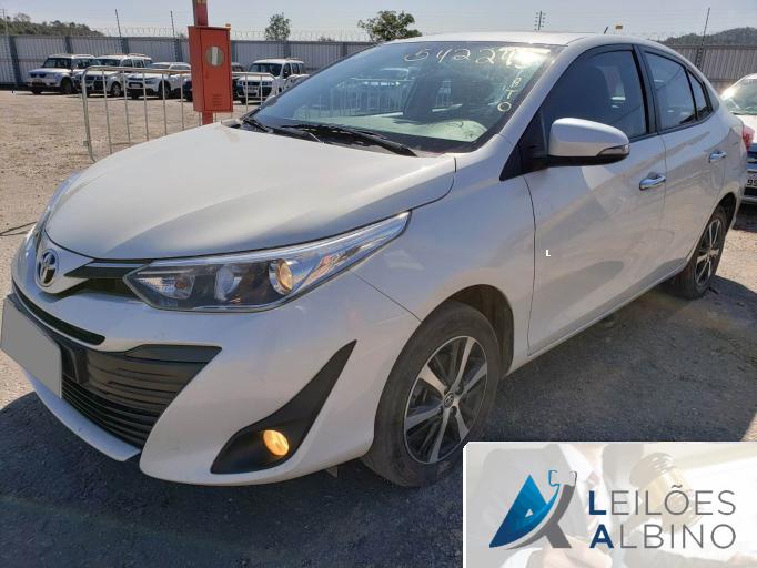 TOYOTA YARIS SEDAN 19/19