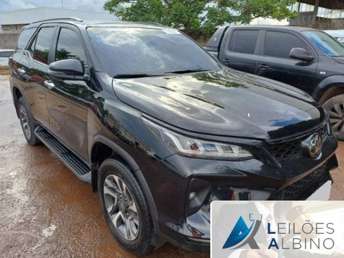 TOYOTA SW4 23/24 TOYOTA SW4 23/24