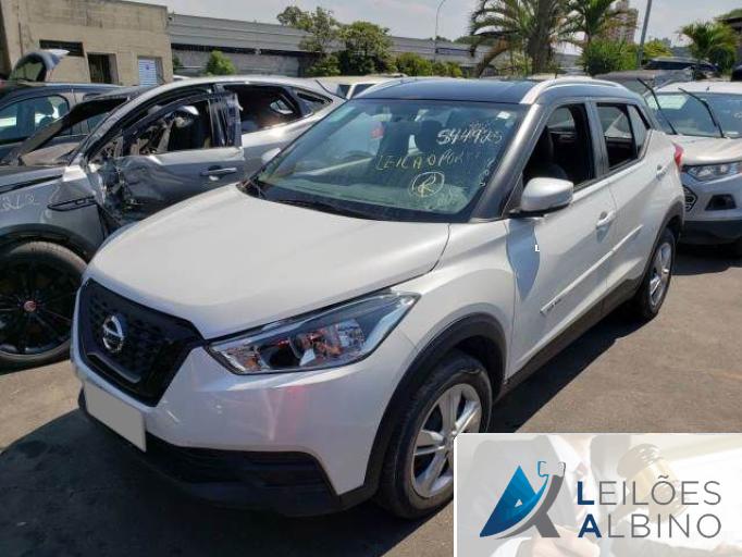NISSAN KICKS 20/20