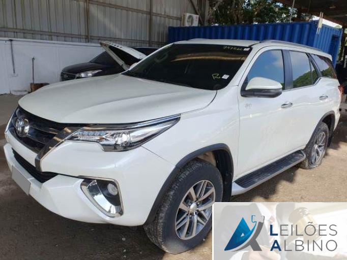 TOYOTA HILUX SW4 20/20