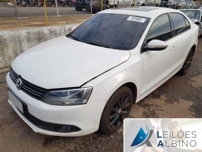 VOLKSWAGEN JETTA 13/13
