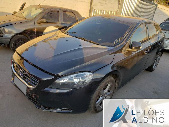 VOLVO V40 T4 15/15