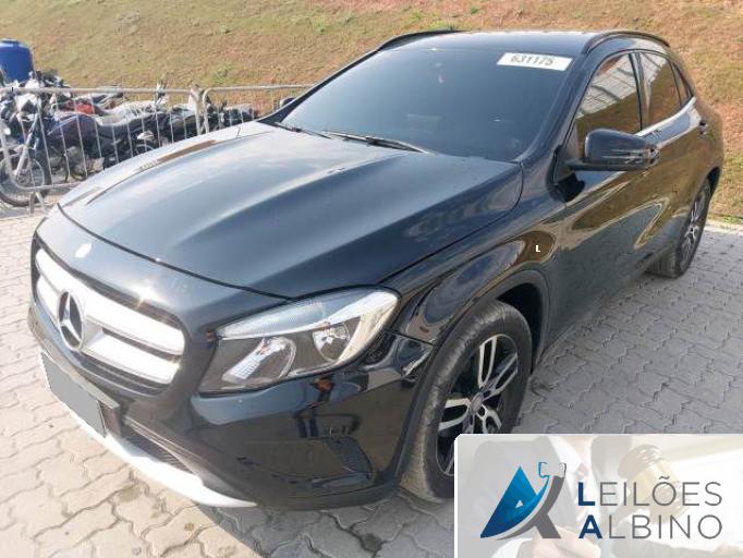 MERCEDES BENZ GLA 200 16/16