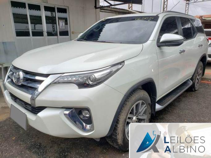 TOYOTA HILUX SW4 19/19