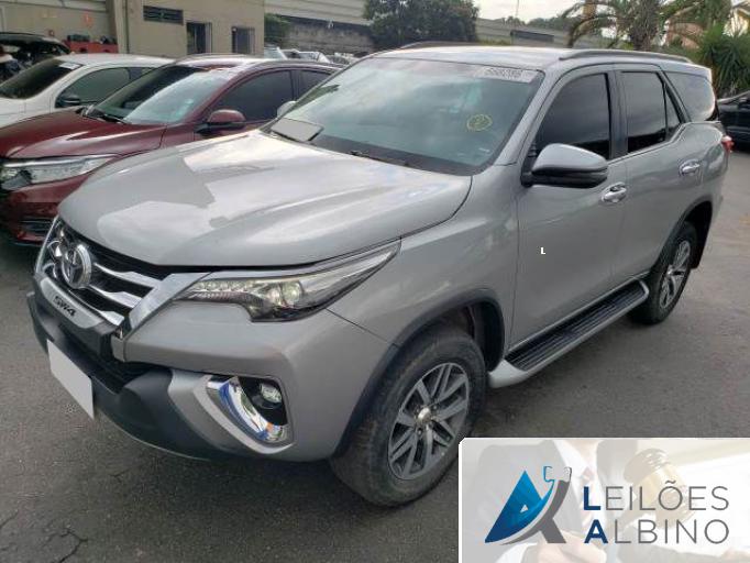 TOYOTA HILUX SW4 19/19