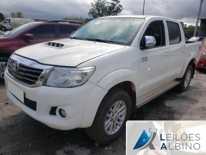 TOYOTA HILUX CD 15/15